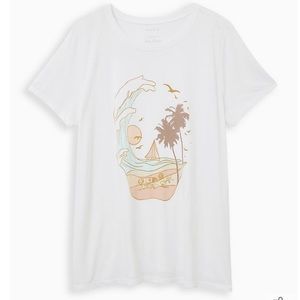NWT torrid skull waves t shirt size 00